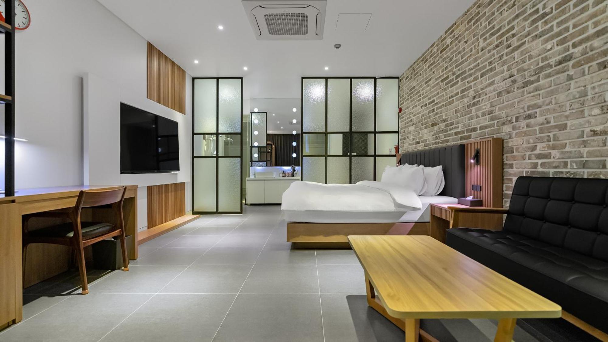 Hotel Schweizer Dorf Cheonan Exterior photo