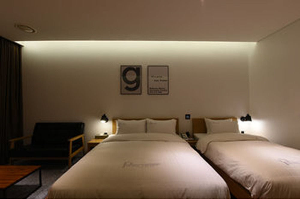 Hotel Schweizer Dorf Cheonan Exterior photo